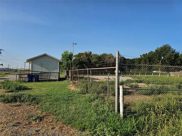 600 SE 4th ST, Lindsay, OK 73052