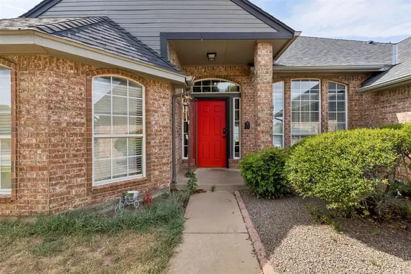 8212 NW 83rd ST, Oklahoma City, OK 73132