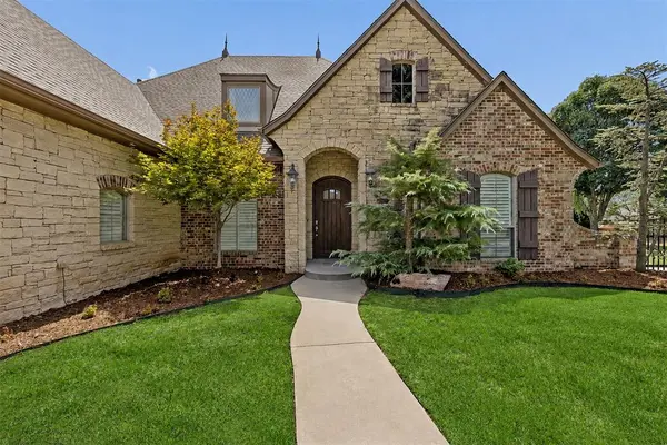 1300 Redbud CT, Moore, OK 73160
