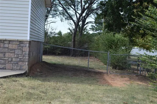 428599 Texanna RD, Porum, OK 74455