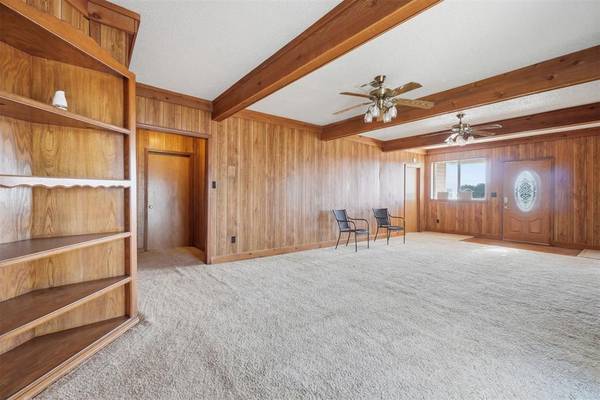 725 W Broadway ST, Mountain Park, OK 73552