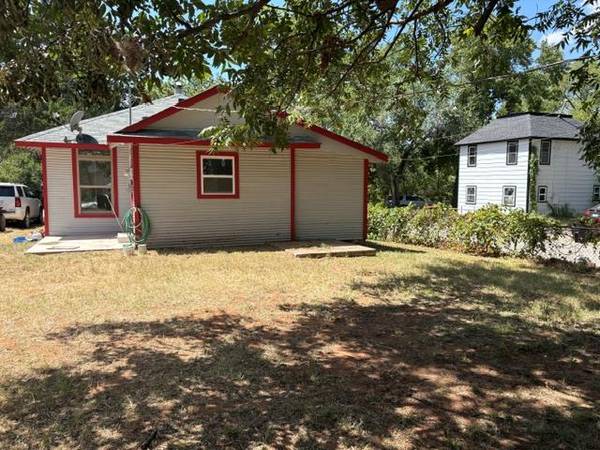125 N Fowler ST, Meeker, OK 74855