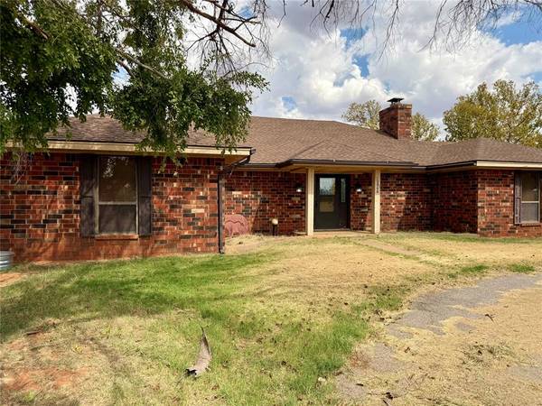 10066 N 2263 RD, Clinton, OK 73601