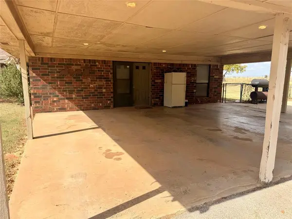 10066 N 2263 RD, Clinton, OK 73601