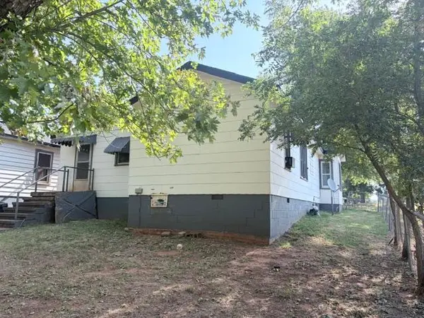 203 Dogwood AVE, Wellston, OK 74881