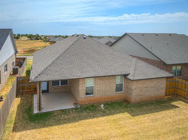 1212 La Vista LN, Kingfisher, OK 73750