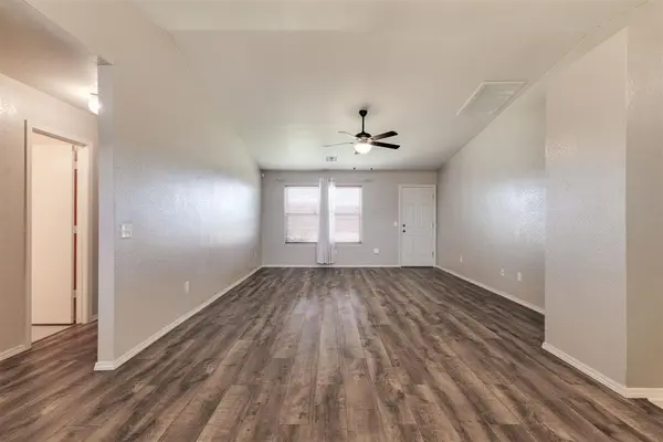 10349 Aberdeen DR, Yukon, OK 73099
