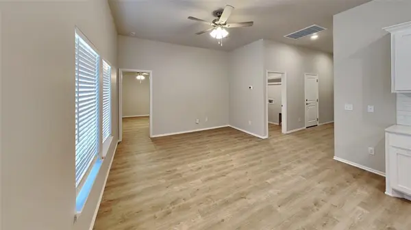 9020 NW 127th TER, Yukon, OK 73099