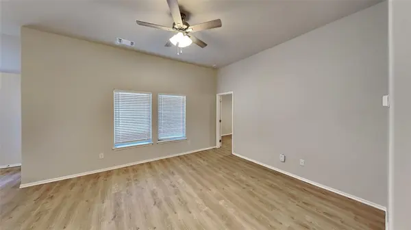 9020 NW 127th TER, Yukon, OK 73099