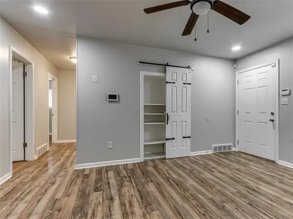 913 W Mitchell DR, Midwest City, OK 73110