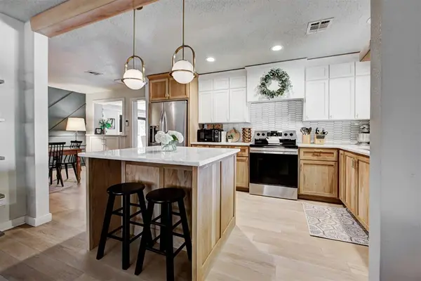 2520 Huntleigh DR, Oklahoma City, OK 73120