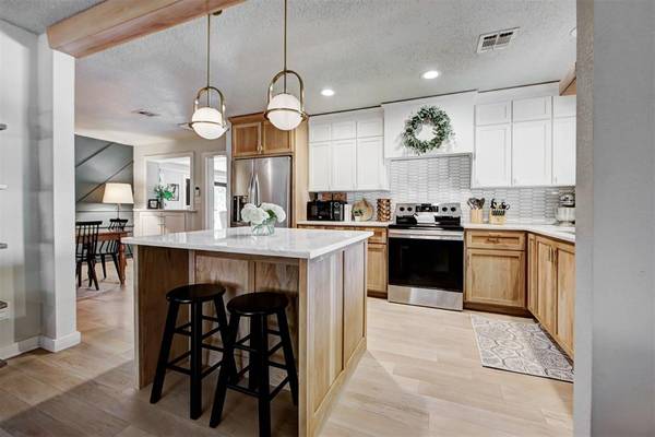 2520 Huntleigh DR, Oklahoma City, OK 73120