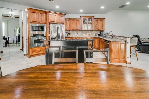 5832 Havenshire LN, Edmond, OK 73034
