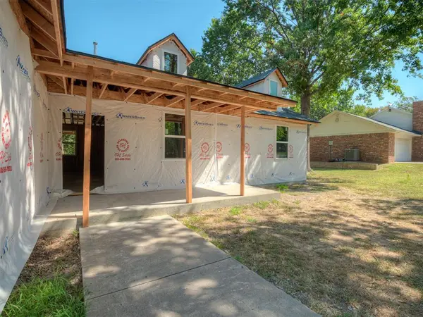 225 Holiday Hills RD #1, Eufaula, OK 74432