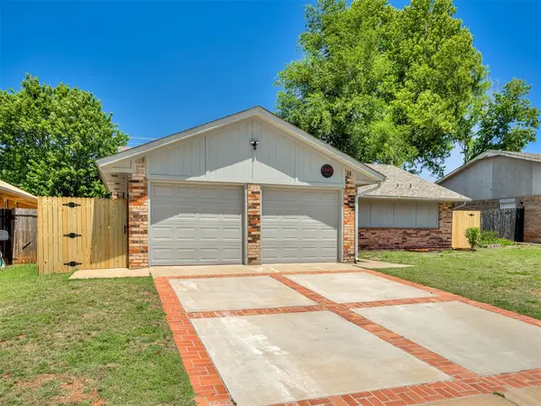 1305 Apollo RD, Edmond, OK 73003