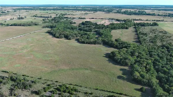 N 381 RD, Holdenville, OK 74848