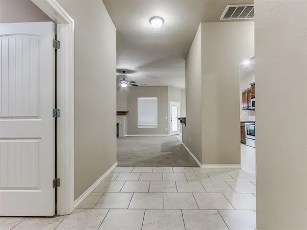 1625 Savannah LN, Edmond, OK 73003
