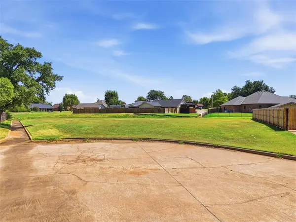 1206 W Fay AVE, Kingfisher, OK 73750