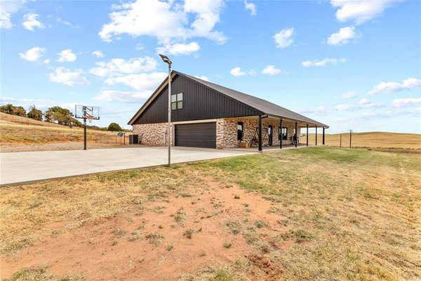 28182 County Road 1370, Anadarko, OK 73005