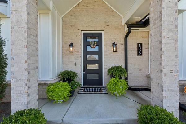 1800 Lago DR, Oklahoma City, OK 73160