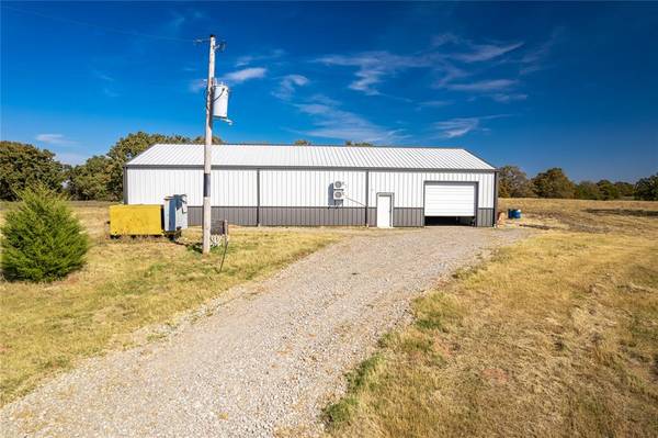19464 Luna LN, Lindsay, OK 73052