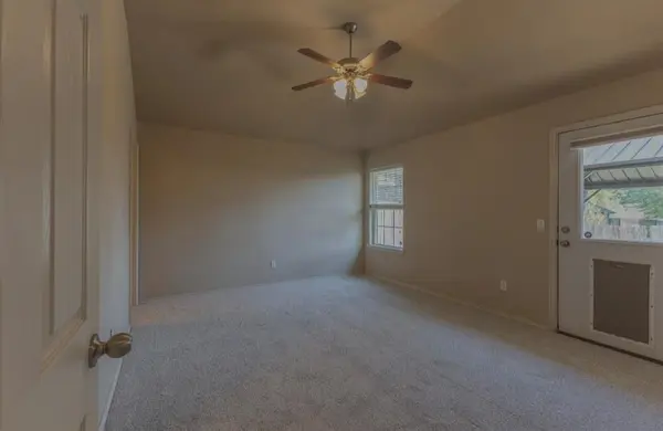 12368 SW 6th ST, Yukon, OK 73099
