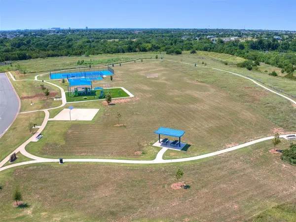 4118 Caraway LN, Norman, OK 73026