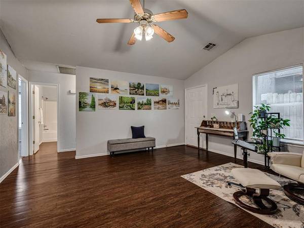 2308 Heatherfield LN, Norman, OK 73071