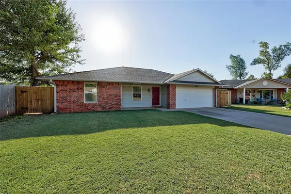 4405 Smoking Tree DR, Shawnee, OK 74804