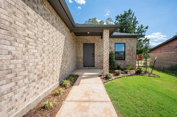 9606 NE 3rd ST, Midwest City, OK 73130