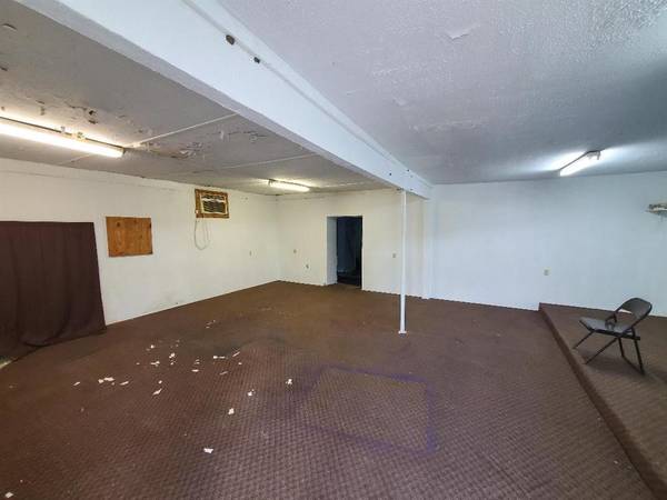 225 E Columbia ST, Okemah, OK 74859