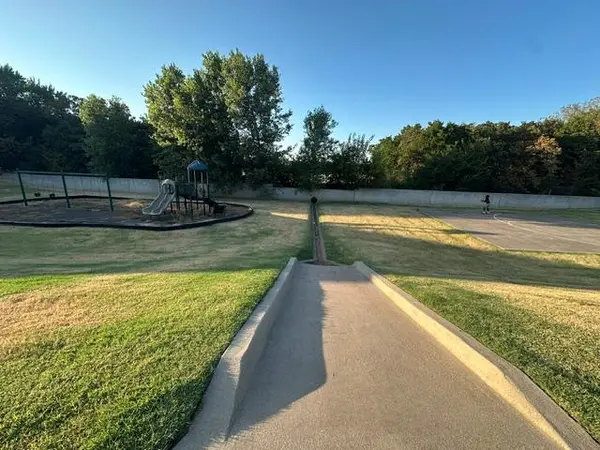 Paraiso WAY, Edmond, OK 73034