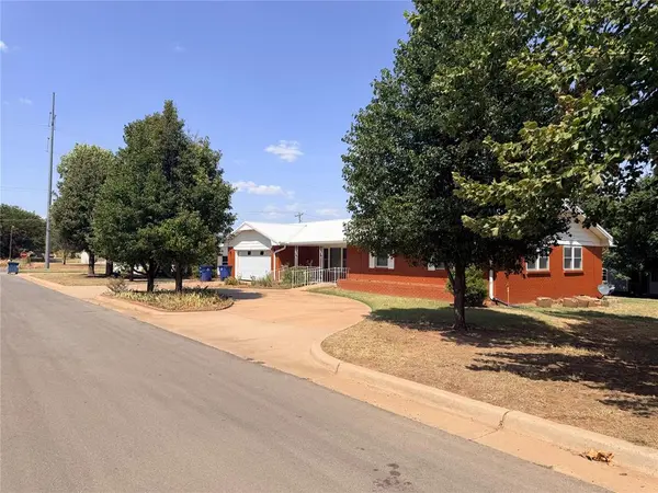 406 N Armor AVE, Canton, OK 73724
