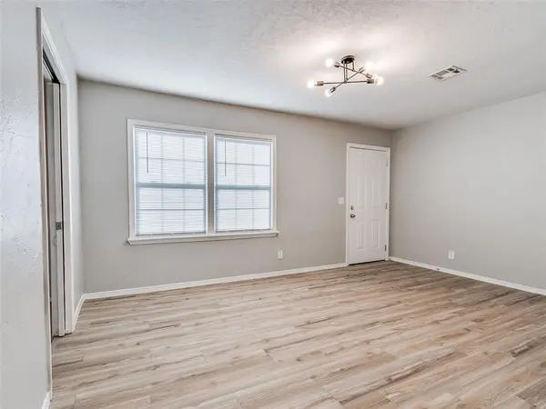 1106 Jet DR, Midwest City, OK 73110