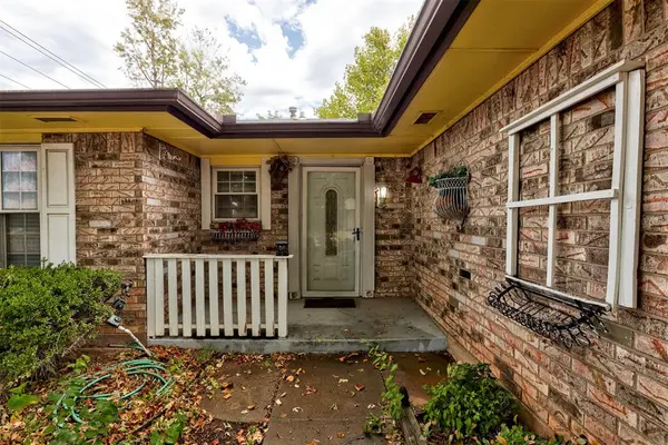 819 Hawthorne PL, Edmond, OK 73003