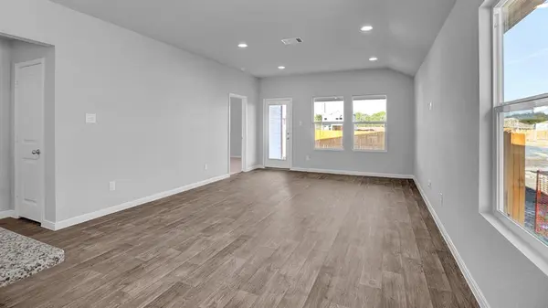 10401 Red Thistle DR, Oklahoma City, OK 73114