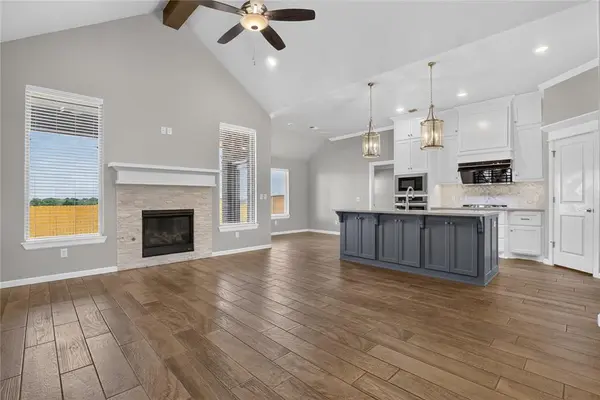 5412 Santa Lucia DR, Mustang, OK 73064