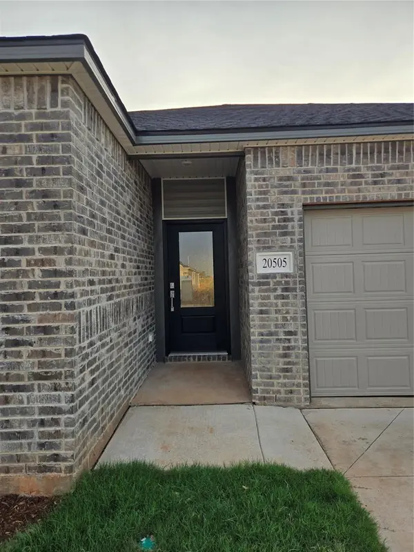 20505 Mule Deer DR, Edmond, OK 73012