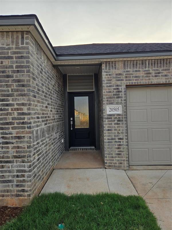 20505 Mule Deer DR, Edmond, OK 73012
