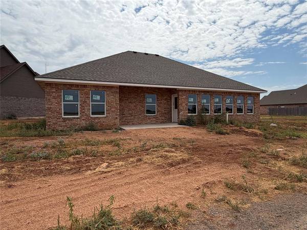3325 Continental CT, Altus, OK 73521