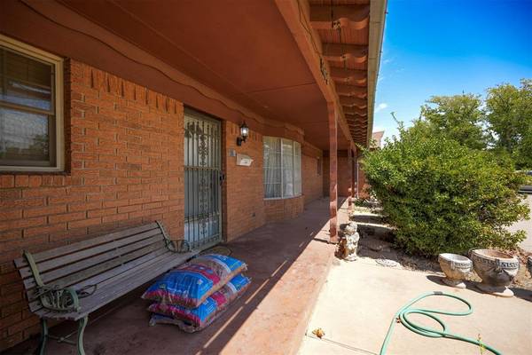 1909 Willard DR, Altus, OK 73521