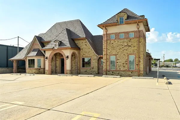 450 E Main ST, Yukon, OK 73099