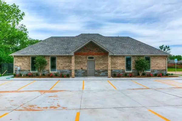 2504 NW 196th ST, Edmond, OK 73012
