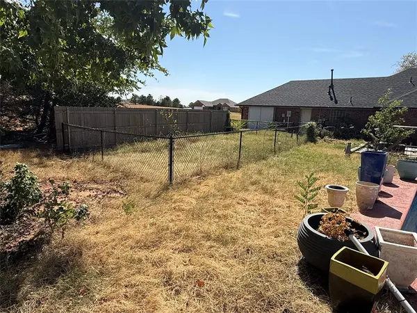 873 Oaklawn DR, Tuttle, OK 73089