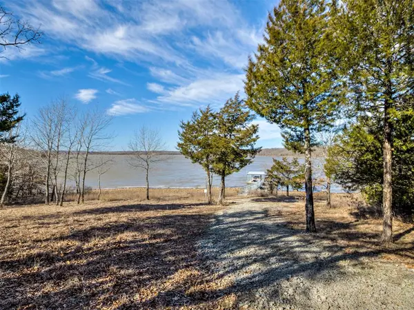 1656 McNally RD, Eufaula, OK 74432