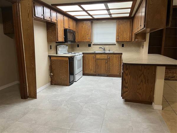 10329 Exter AVE, Yukon, OK 73099