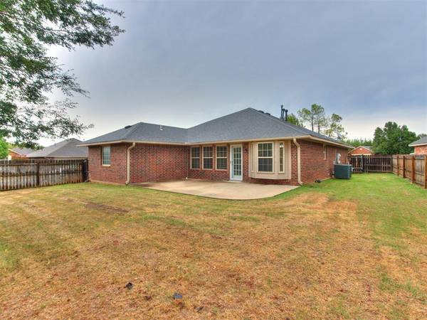 21925 Homesteaders RD, Edmond, OK 73012