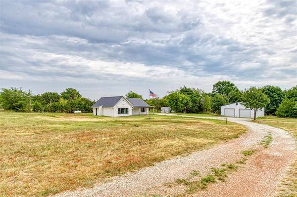 22355 Davis DR, Earlsboro, OK 74840