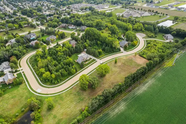 QUAIL RUN DR #33, Oshkosh, WI 54904