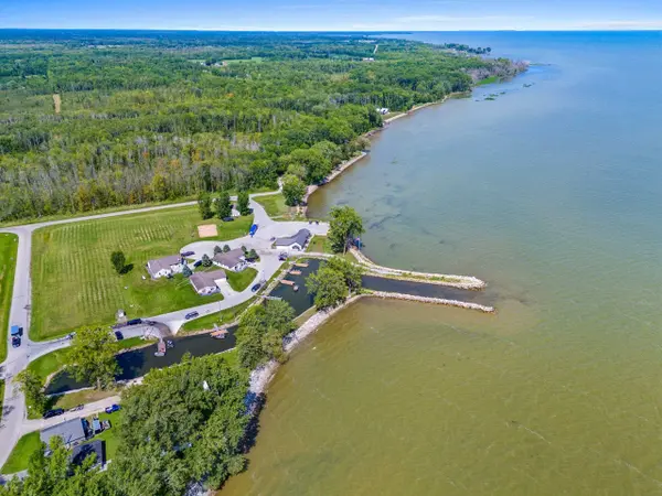 COTTAGE RD #19, Little Suamico, WI 54141